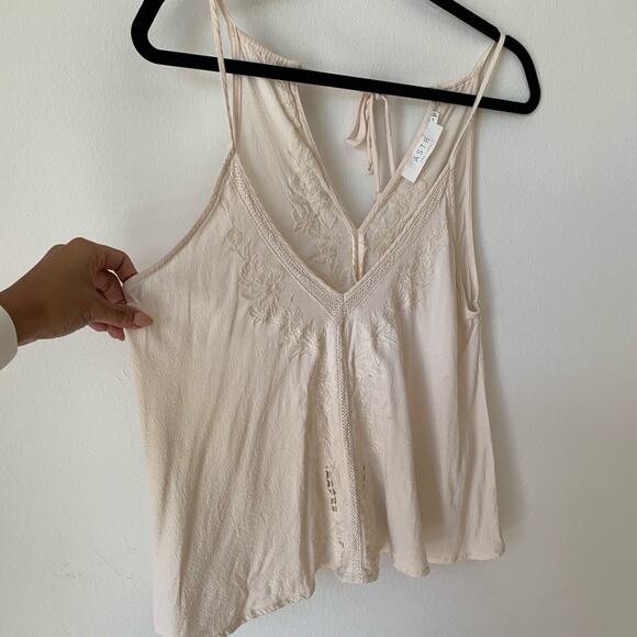 ASTR the Label Embroidered Tie Back Tassel Tank - Picture 7 of 13